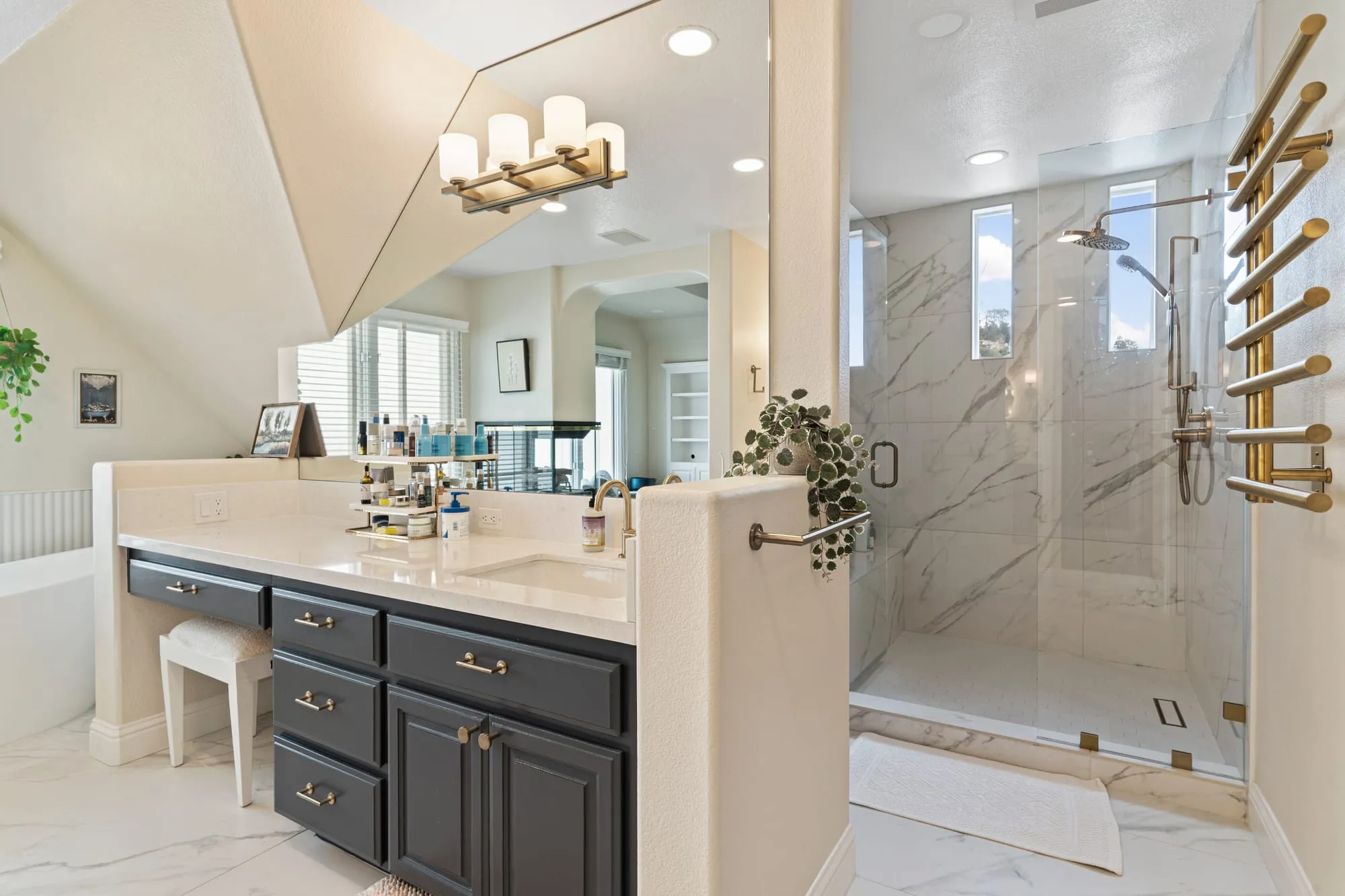 Vanity run with the shower beyond